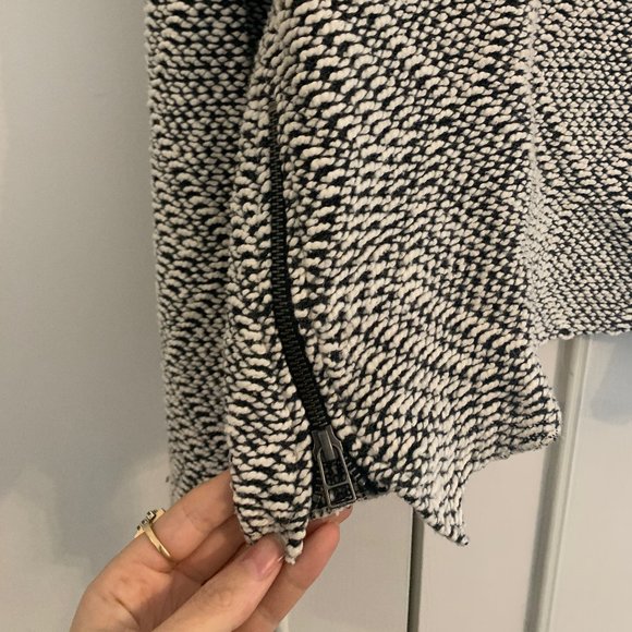 Sweater - Picture 3 of 5